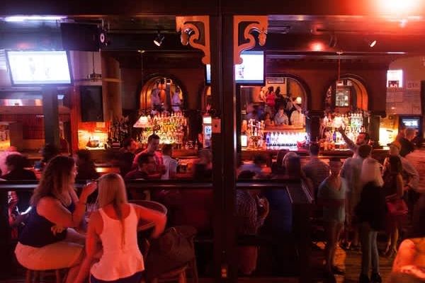 JR’s Bar & Grill